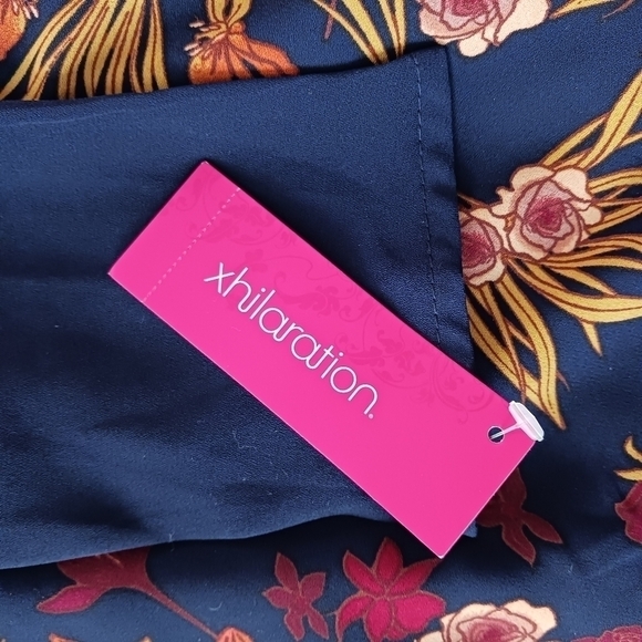 Xhilaration Floral and Navy Midi - Picture 6 of 8